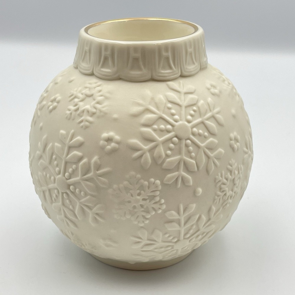 Lenox Ornamental Glow 4‎ 3/8" Snowflake Votive Candle Holder Porcelain Bisque